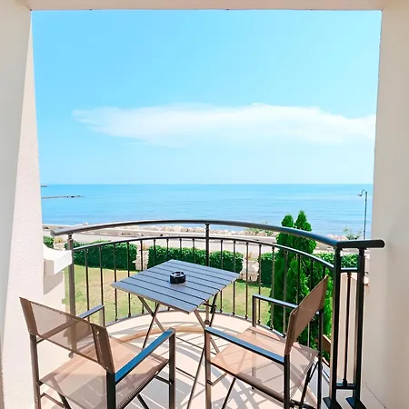 Blue Marine Apartment, Complex Carpe Diem Balchik, Free Parking