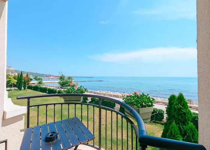 Blue Marine Apartment, Complex Carpe Diem Balchik, Free Parking شقة *
